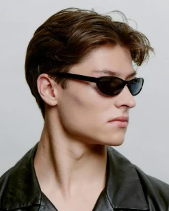 Alexa Solbriller, Black