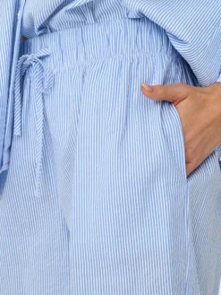 Augusta Shorts, Cloud Dancer/Blue Stripes, XS