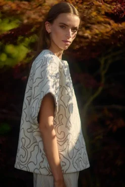 Becca Vest, Bleached Sand, 1