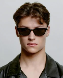 Charlie Solbriller, Black