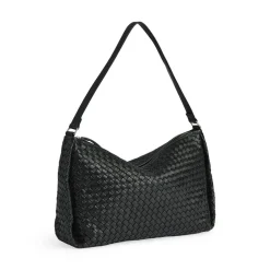 Claudia Taske, Black