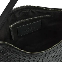 Claudia Taske, Black