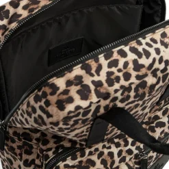 Darla Rygsæk, Leopard