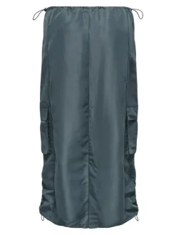 Delia Cargo Nederdel, Iron Gate, M