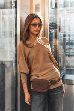 Eliza Bæltetaske, Coffee