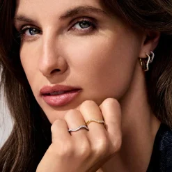 Ellera Waves Medio Øreringe, Gold Plated