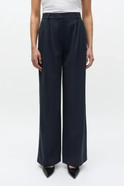 Endore Bukser, Salute, 36