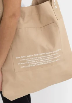 ESAlana Taske, White Pepper