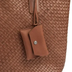 Everly Charm, Cognac