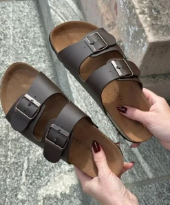 Fiona Sandaler, Brun, 39