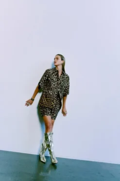 Gabby Shorts, Almond Peach w. Black, M