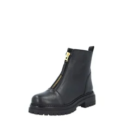 Hannah Støvler, Delfi Black, 37