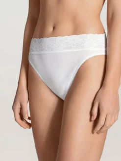 Iconics Brief, White, M