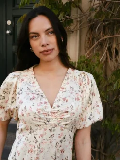 Illana Flower Print Kjole, Creme, 36