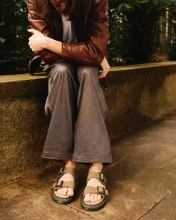 Josef Sandaler, Savannah Tan, 40