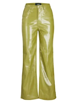 Kenya Bukser, Woodbine, M