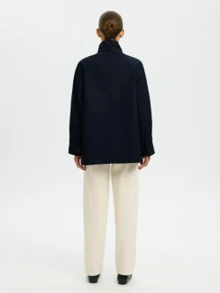 Kylie Jakke, Sky Captain, 42