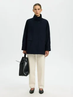 Kylie Jakke, Sky Captain, 42