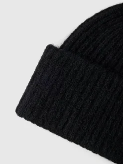 Lulu Lano Hue, Black