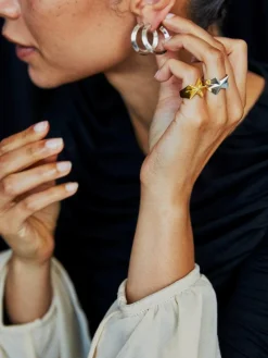 Magic Hoop, Gold Plated