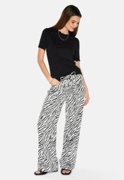 Markhild Kortærmet T-shirt, Black, S