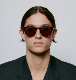 Marvin Solbriller, Demi Tortoise