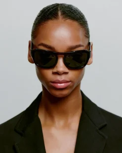 Max Solbriller, Demi Tortoise