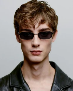 Noah Solbriller, Black