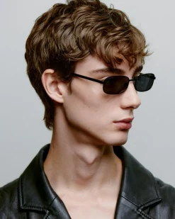 Noah Solbriller, Black