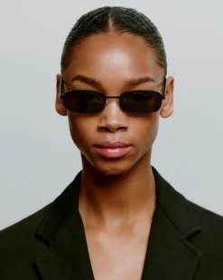 Noah Solbriller, Black