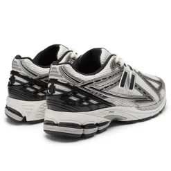 1906R Sneakers, Silver Metallic/Black, 43