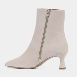 Samira Støvler, Hueso, 41