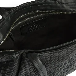 Saya Shopper, Black