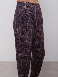 Yara Natbukser, Blush Waves, 40